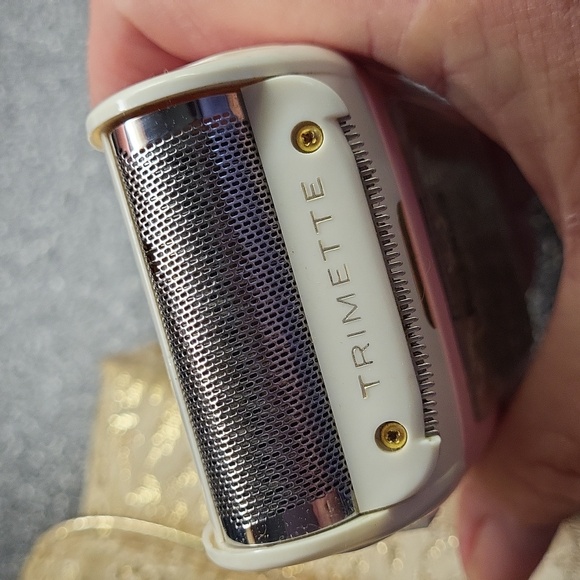 Vintage Ronson Pink and Gold Electric Shaver with Case - Picture 3 of 6